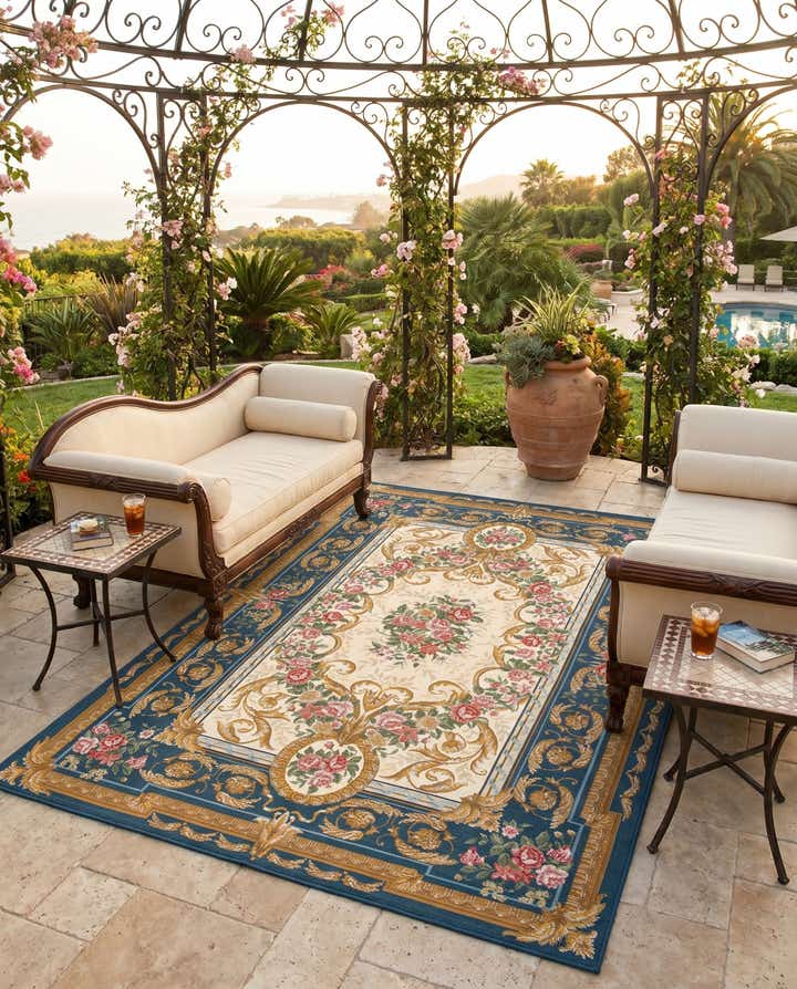 5' x 8' Easy-Clean Traditional Indoor / Outdoor Rug