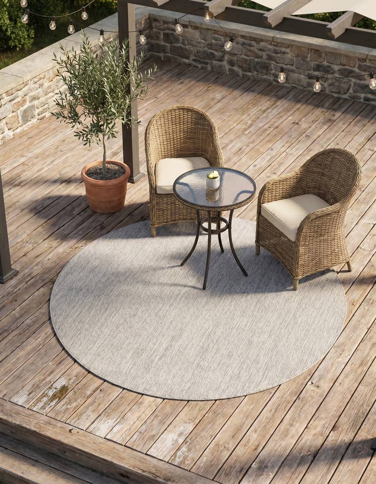 Detail image of 6' x 6' Easy-Clean Solid Indoor / Outdoor Round Rug