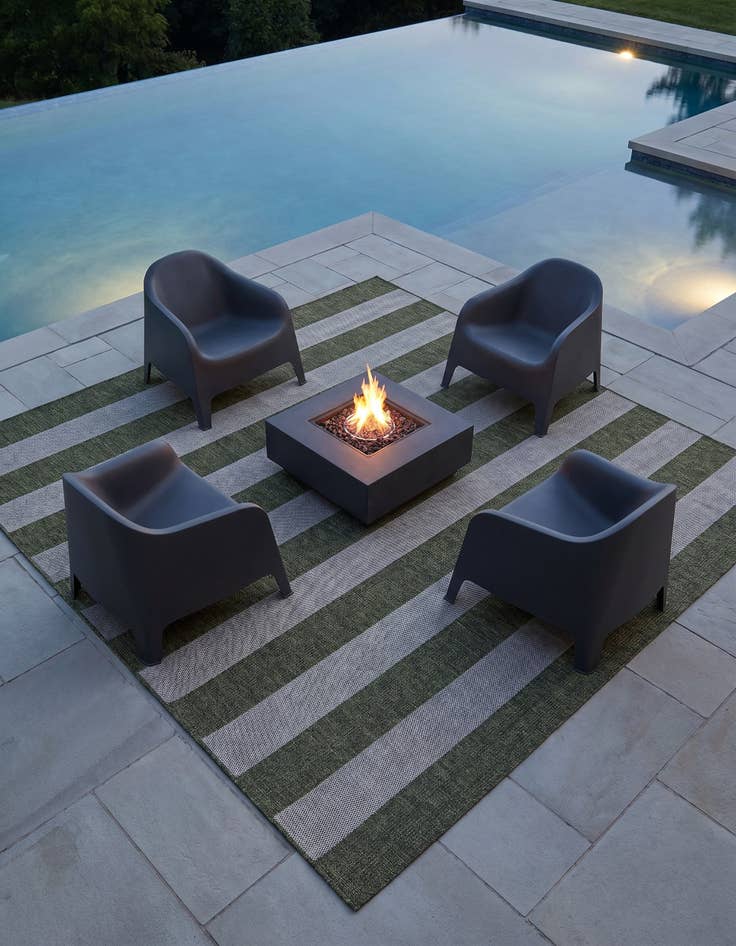 Detail image of 7' 10 x 7' 10 Easy-Clean Ribbon Indoor / Outdoor Square Rug