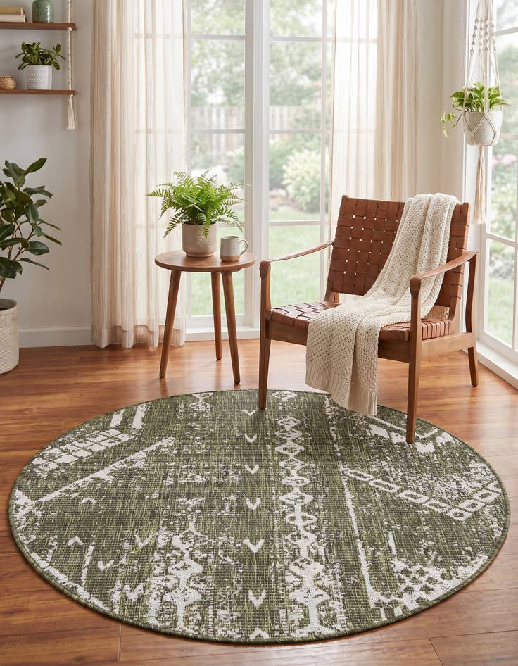 Detail image of 4' x 4' Easy-Clean Bohemian Indoor / Outdoor Round Rug