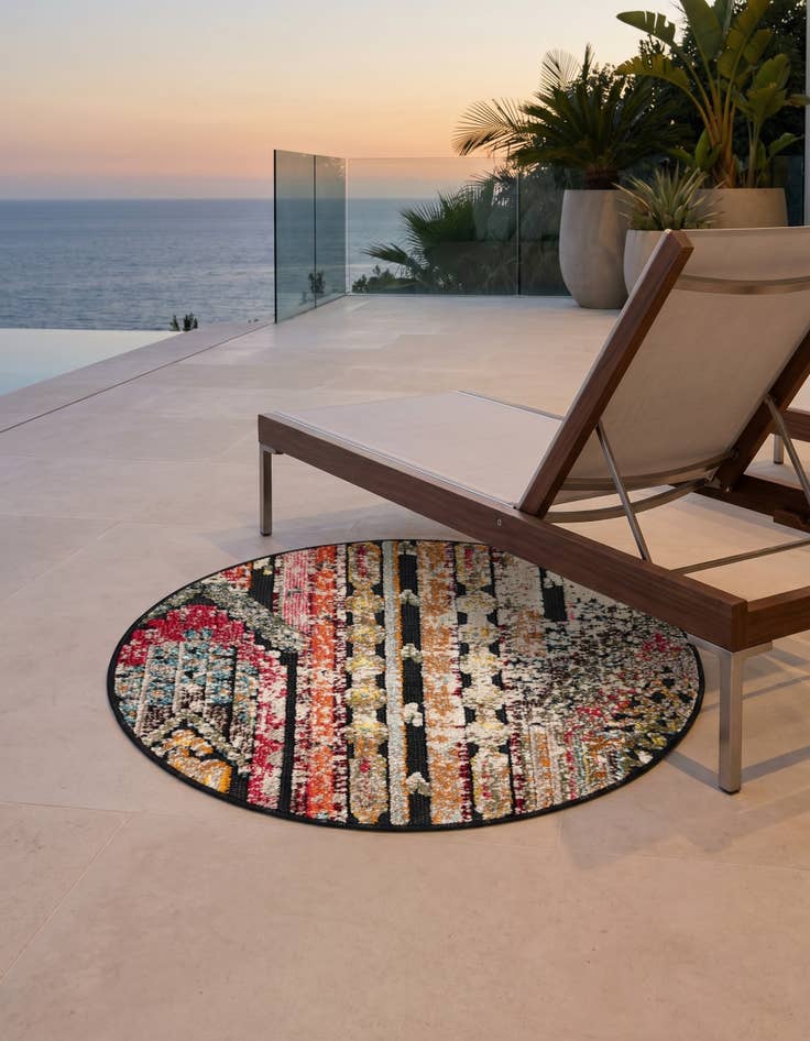 Detail image of 3' x 3' Easy-Clean Casablanca Indoor / Outdoor Round Rug