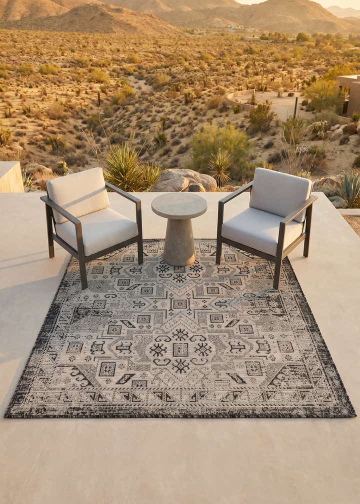 5' 3 x 5' 3 Easy-Clean Aztec Indoor / Outdoor Square Rug