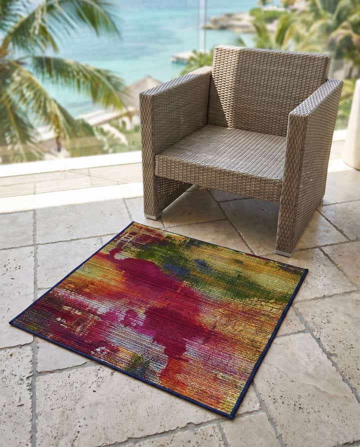 2' 2 x 3' Easy-Clean Modern Indoor / Outdoor Rug