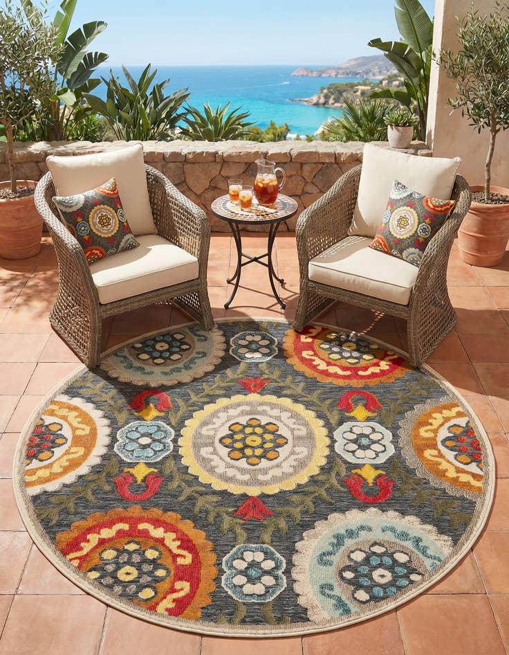 Detail image of 6' x 6' Easy-Clean Casablanca Indoor / Outdoor Round Rug