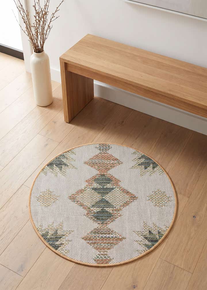3' 3 x 3' 3 Easy-Clean Baja Indoor / Outdoor Round Rug