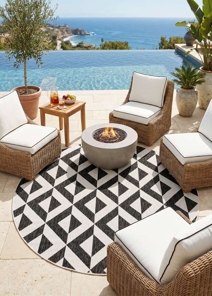 7' 10 x 7' 10 Easy-Clean Jill Zarin Napa Indoor / Outdoor Round Rug