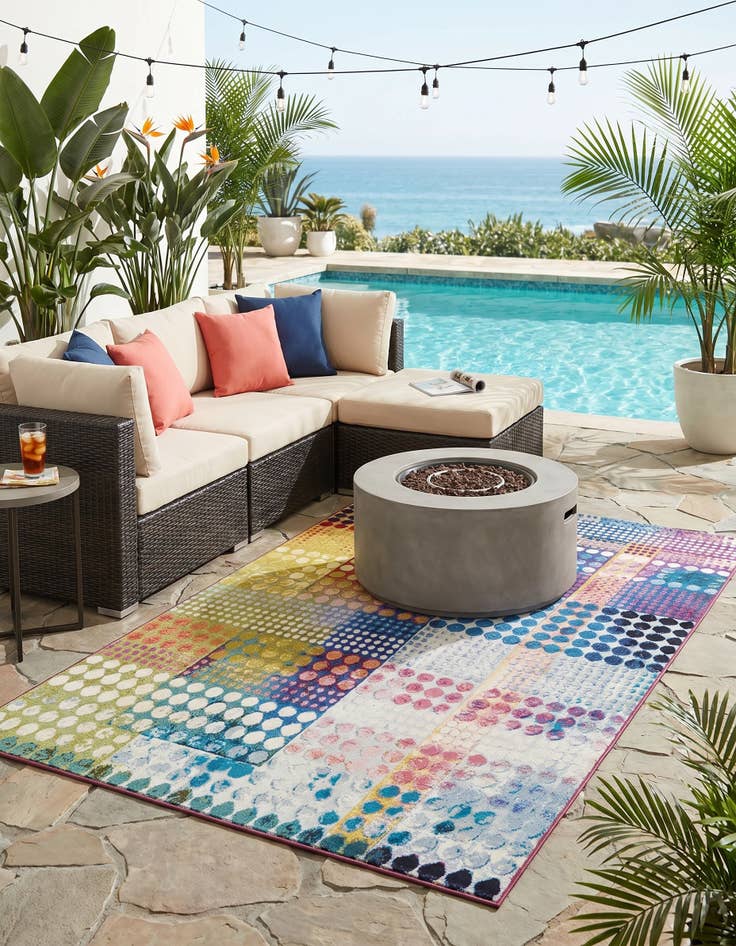 Detail image of 5' x 8' Easy-Clean Modern Indoor / Outdoor Rug