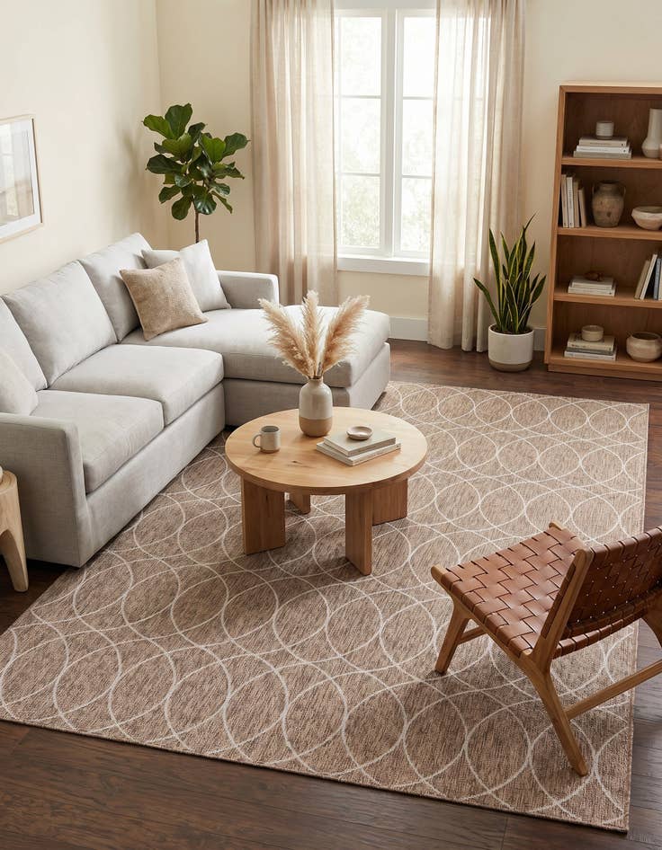 Detail image of 10' x 14' Easy-Clean Lattice Indoor / Outdoor Rug