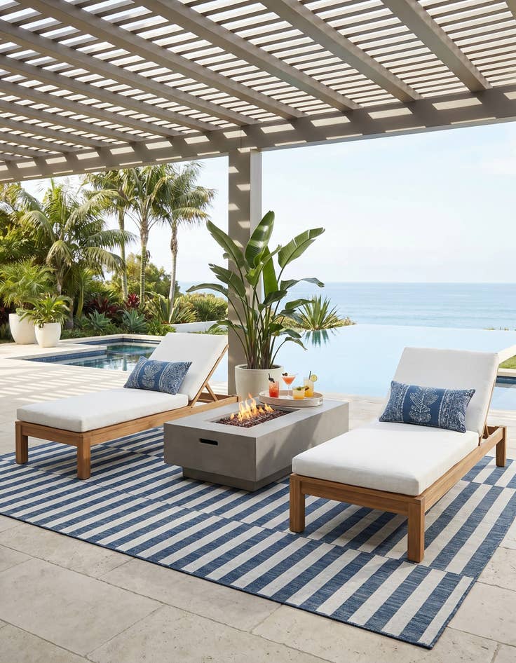 Detail image of 7' 10 x 10' Easy-Clean Ribbon Indoor / Outdoor Rug