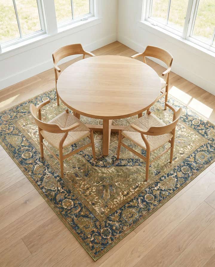 6' x 6' Easy-Clean Traditional Indoor / Outdoor Square Rug