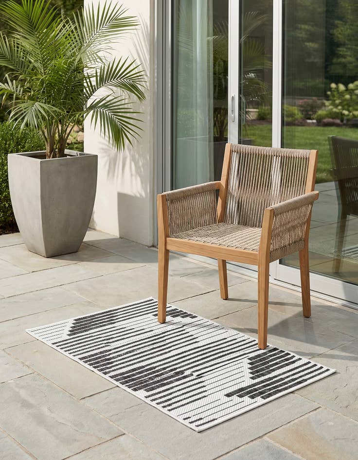 Detail image of 2' x 3' Easy-Clean Modern Indoor / Outdoor Rug