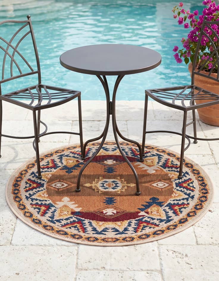 Detail image of 4' x 4' Easy-Clean Baja Indoor / Outdoor Round Rug