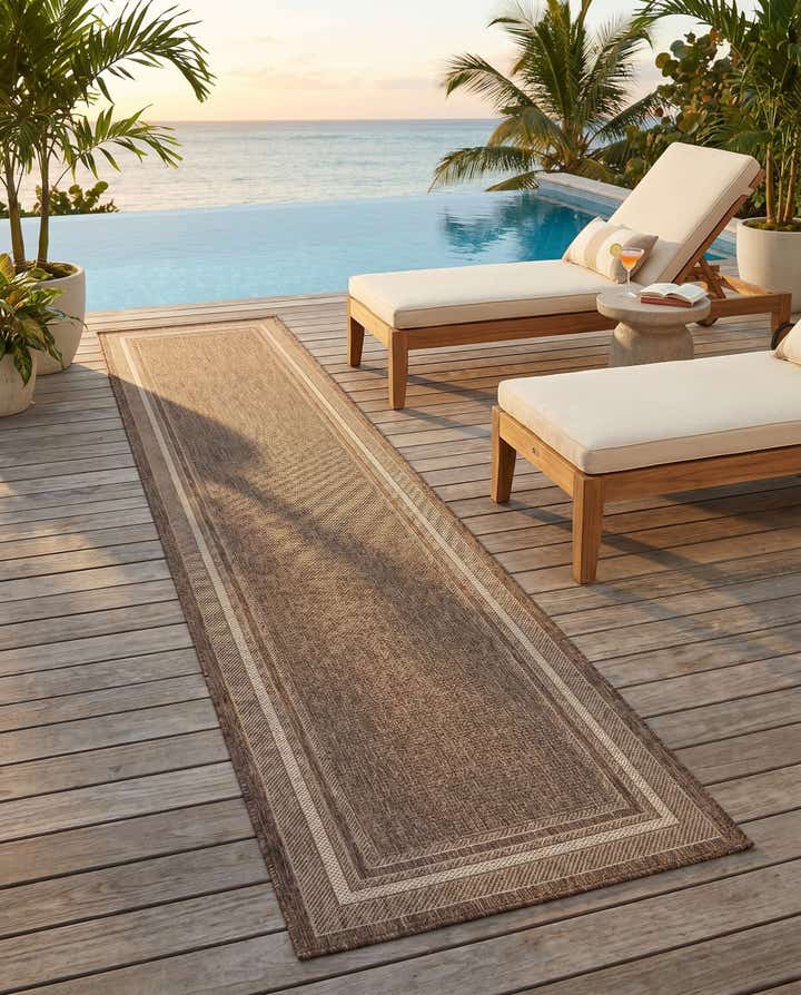 2' 7 x 12' Easy-Clean Border Indoor / Outdoor Runner Rug