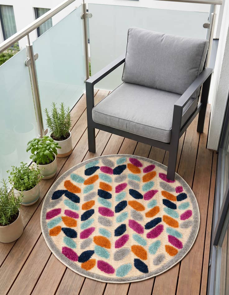 Detail image of 3' 3 x 3' 3 Easy-Clean Aruba Indoor / Outdoor Round Rug