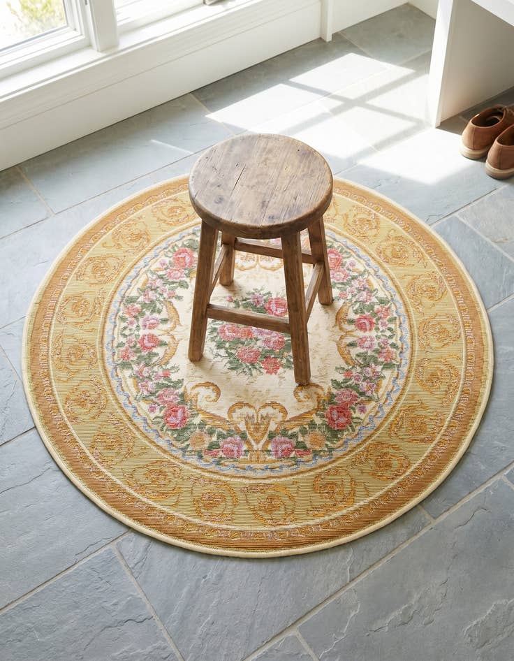 Detail image of 3' x 3' Easy-Clean Traditional Indoor / Outdoor Round Rug