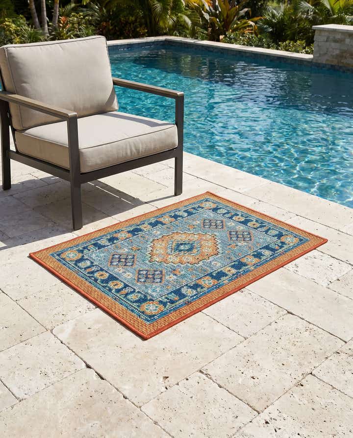 2' x 3' Easy-Clean Baja Indoor / Outdoor Rug