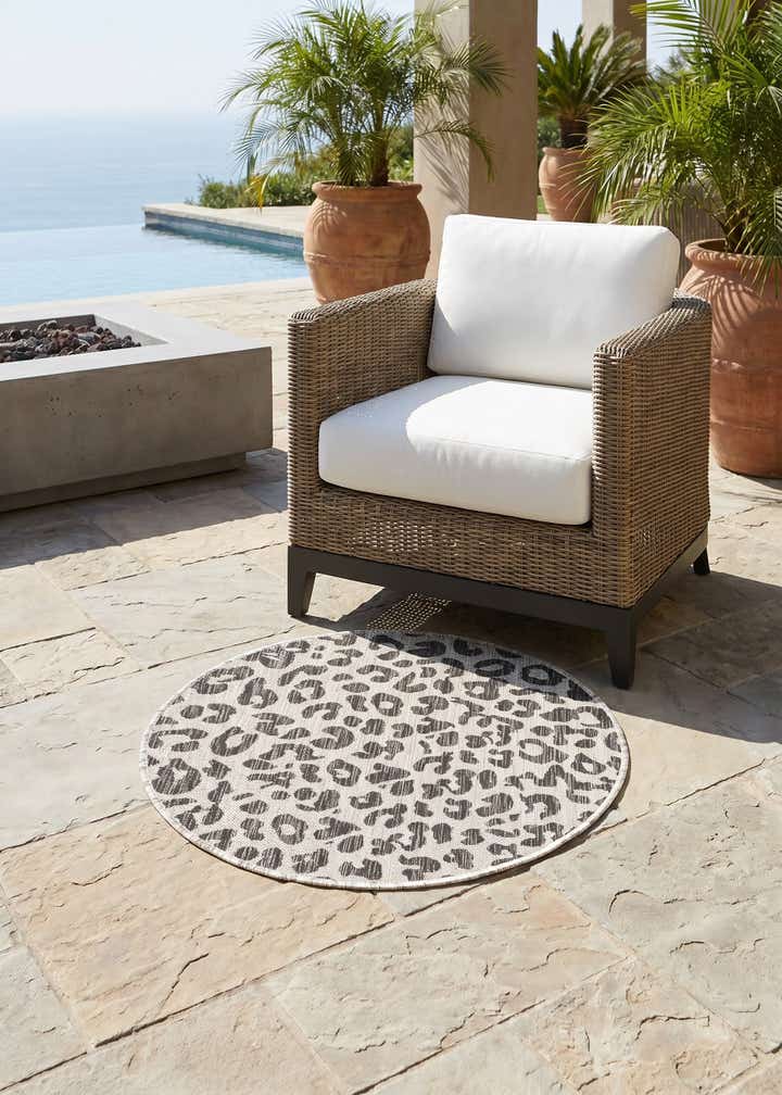 3' x 3' Easy-Clean Safari Indoor / Outdoor Round Rug