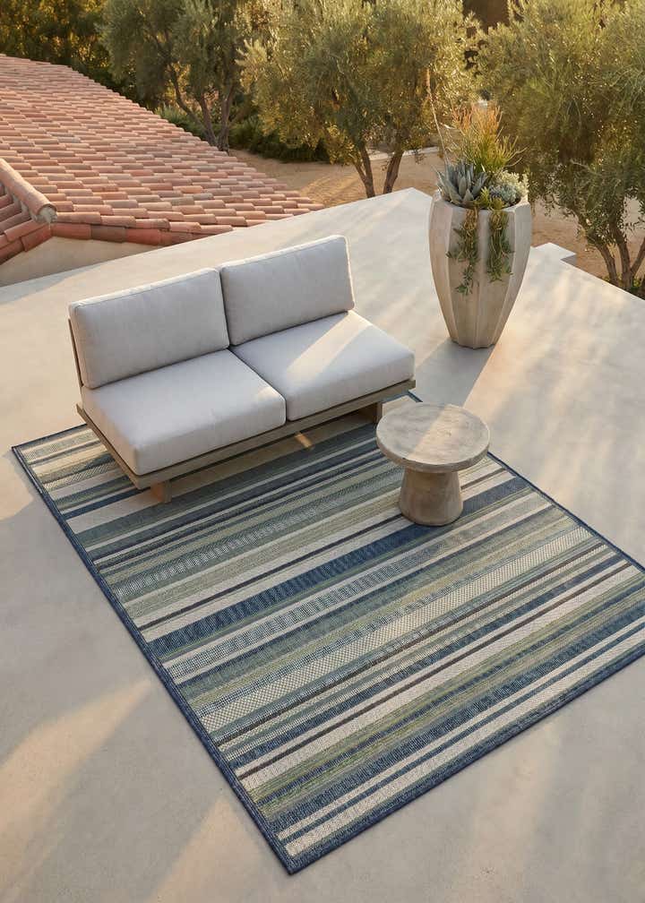 5' 3 x 7' 7 Easy-Clean Baja Indoor / Outdoor Rug