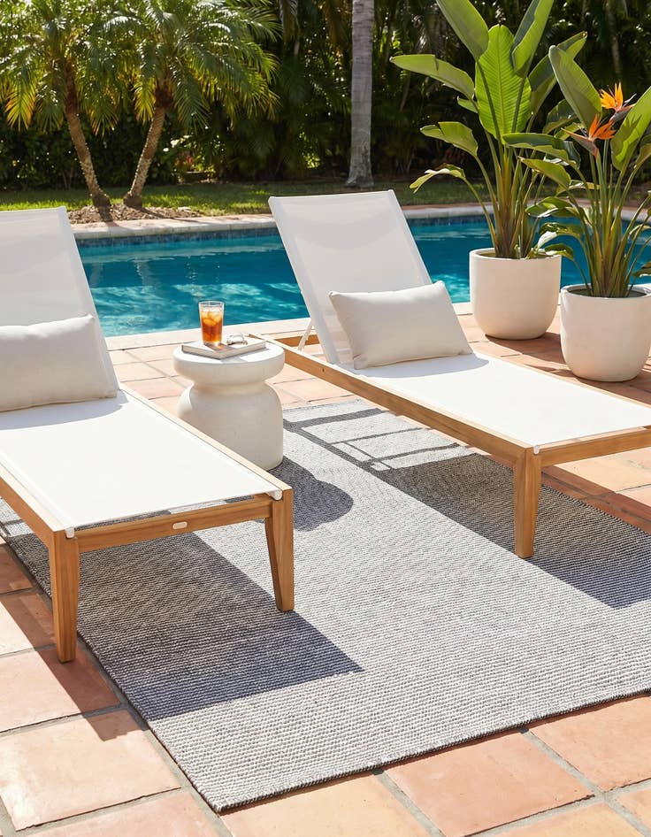 Detail image of 5' 1 x 8' Easy-Clean Jill Zarin Palm Springs Indoor / Outdoor Rug