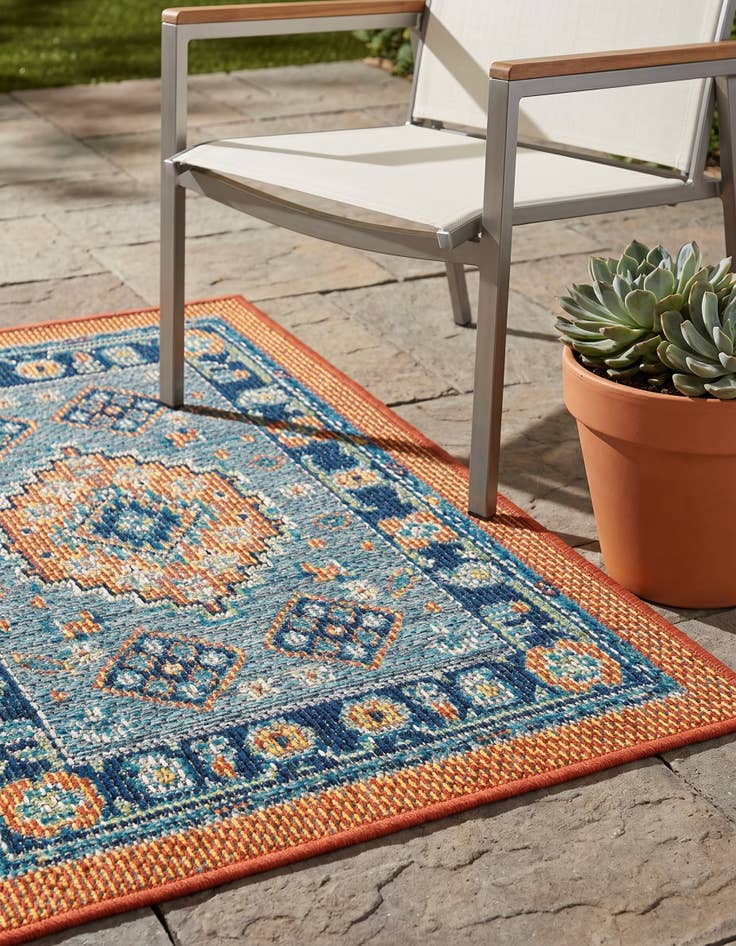 Detail image of 2' x 3' Easy-Clean Baja Indoor / Outdoor Rug