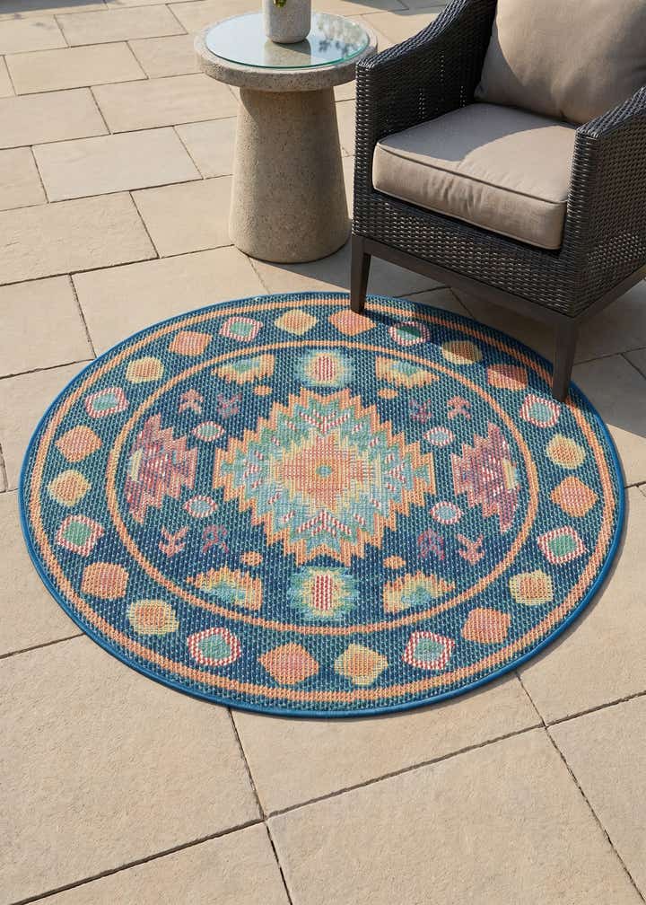 3' 3 x 3' 3 Easy-Clean Baja Indoor / Outdoor Round Rug