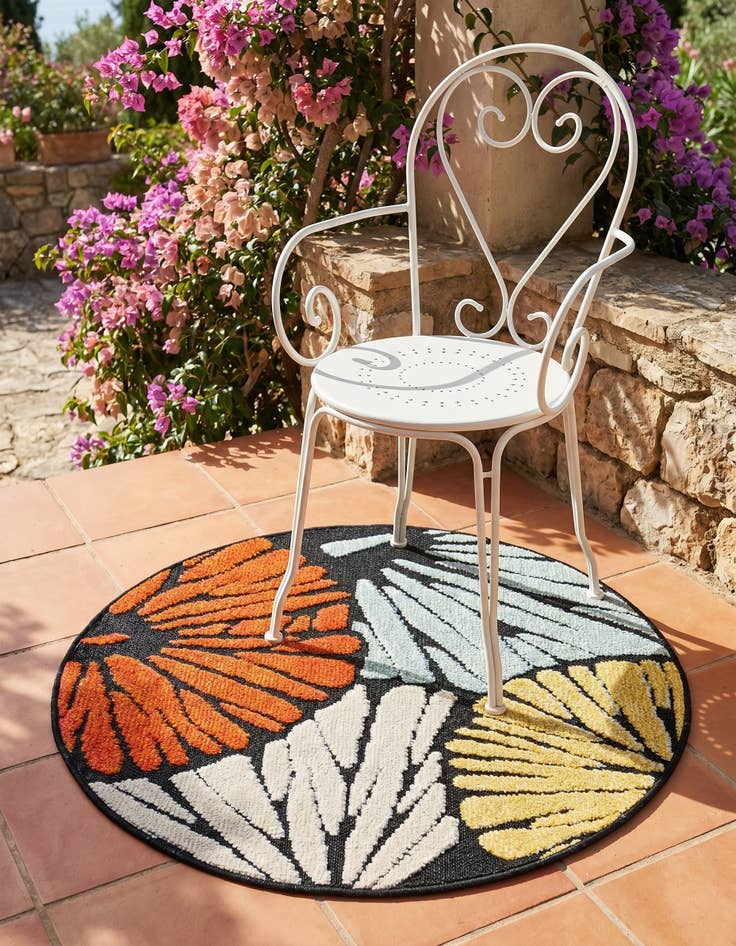 Detail image of 3' x 3' Easy-Clean Casablanca Indoor / Outdoor Round Rug