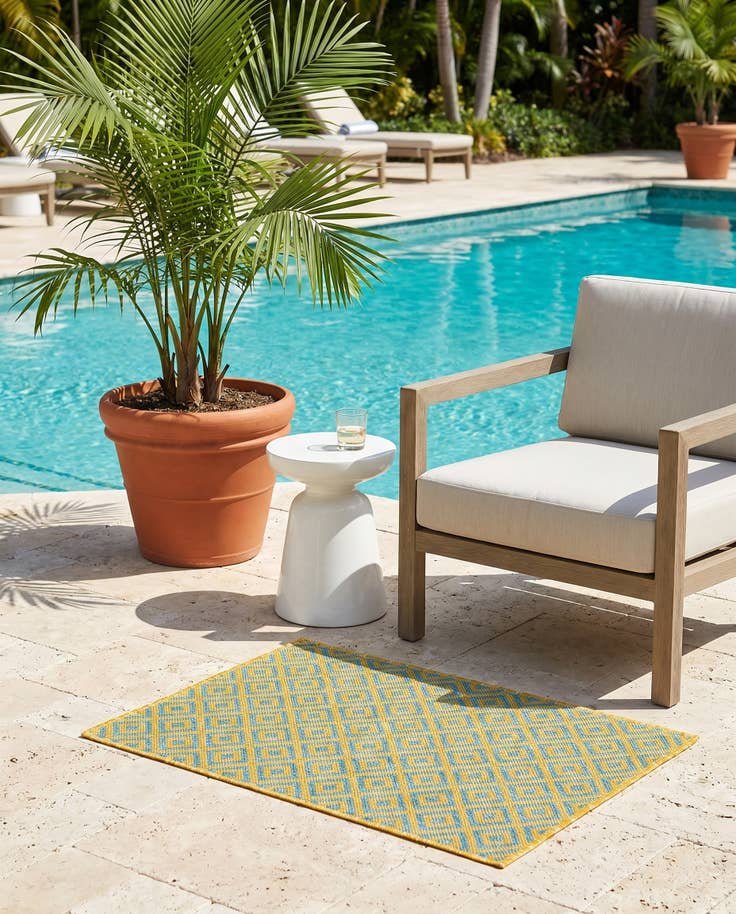 Detail image of 2' x 3' Easy-Clean Jill Zarin Costa Rica Indoor / Outdoor Rug