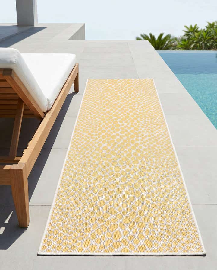2' x 6' Easy-Clean Jill Zarin Cape Town Indoor / Outdoor Runner Rug