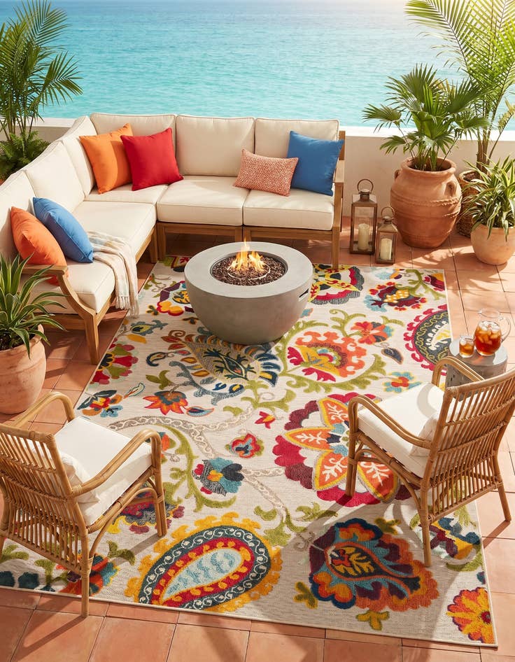 Detail image of 7' 10 x 10' Easy-Clean Casablanca Indoor / Outdoor Rug