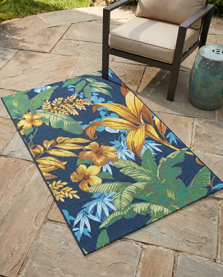 3' 3 x 5' 3 Easy-Clean Botanical Indoor / Outdoor Rug
