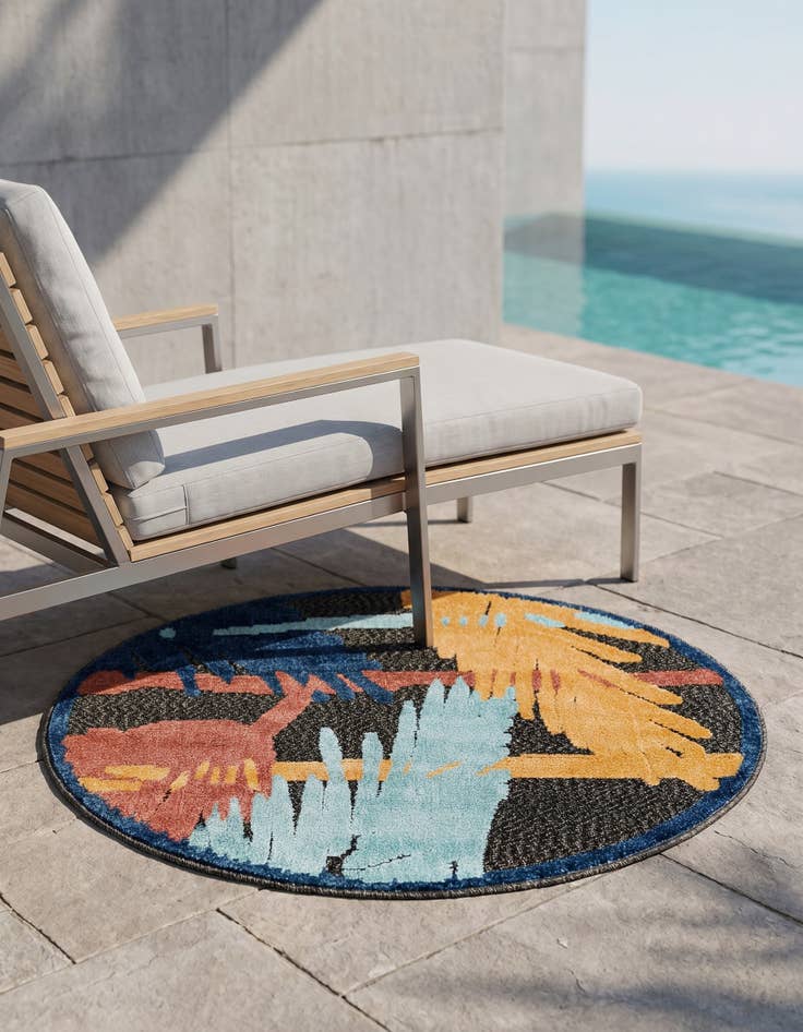 Detail image of 3' 3 x 3' 3 Easy-Clean Belize Indoor / Outdoor Round Rug