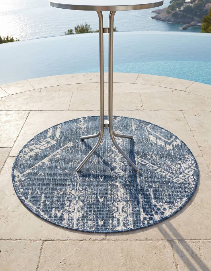 Detail image of 3' x 3' Easy-Clean Bohemian Indoor / Outdoor Round Rug