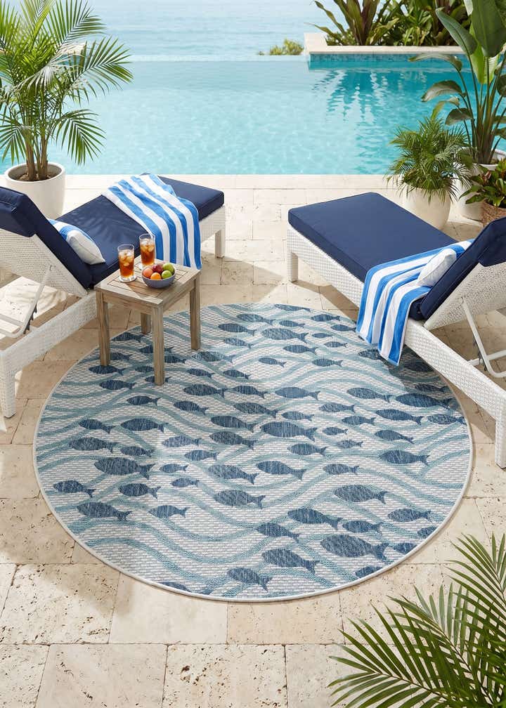 5' 3 x 5' 3 Easy-Clean Coastal Indoor / Outdoor Round Rug