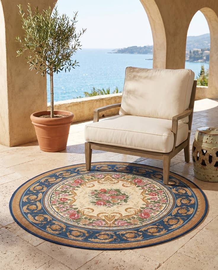 Detail image of 4' x 4' Easy-Clean Traditional Indoor / Outdoor Round Rug