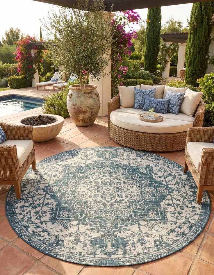 Detail image of 7' x 7' Easy-Clean Jill Zarin Dubai Indoor / Outdoor Round Rug