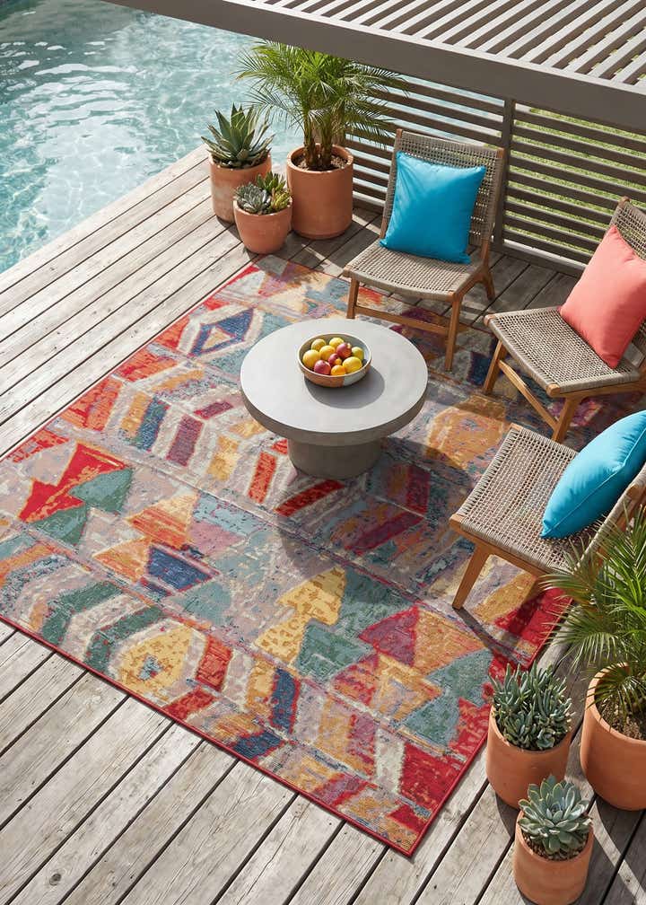 5' 3 x 5' 3 Easy-Clean Modern Indoor / Outdoor Square Rug