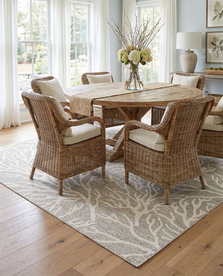 7' 10 x 7' 10 Easy-Clean Coastal Indoor / Outdoor Square Rug