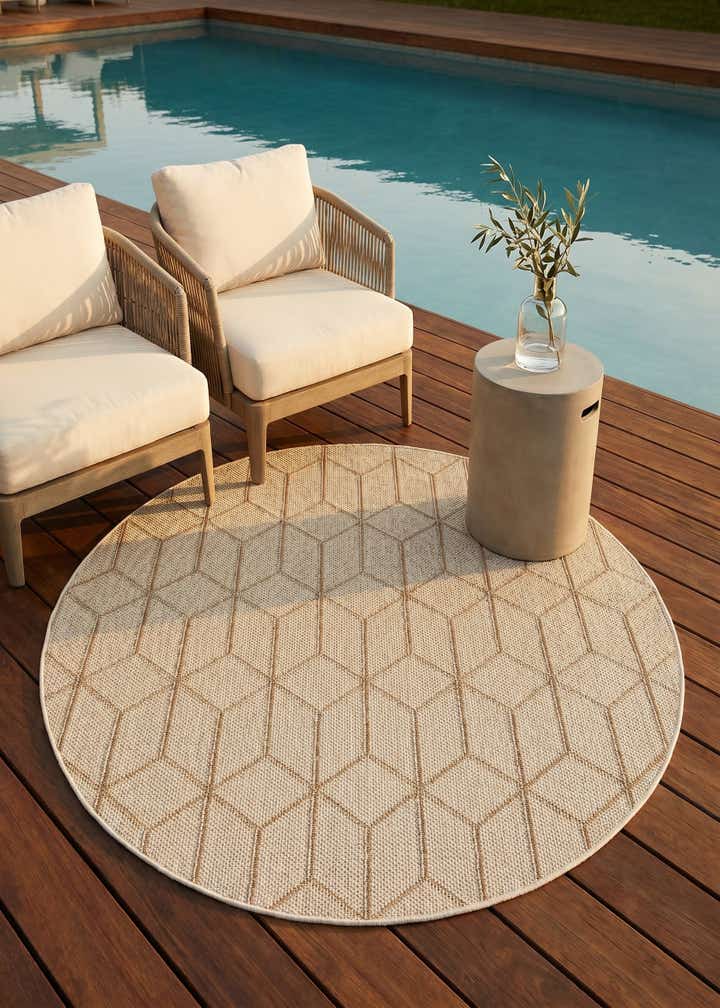 5' 3 x 5' 3 Easy-Clean Lattice Indoor / Outdoor Round Rug