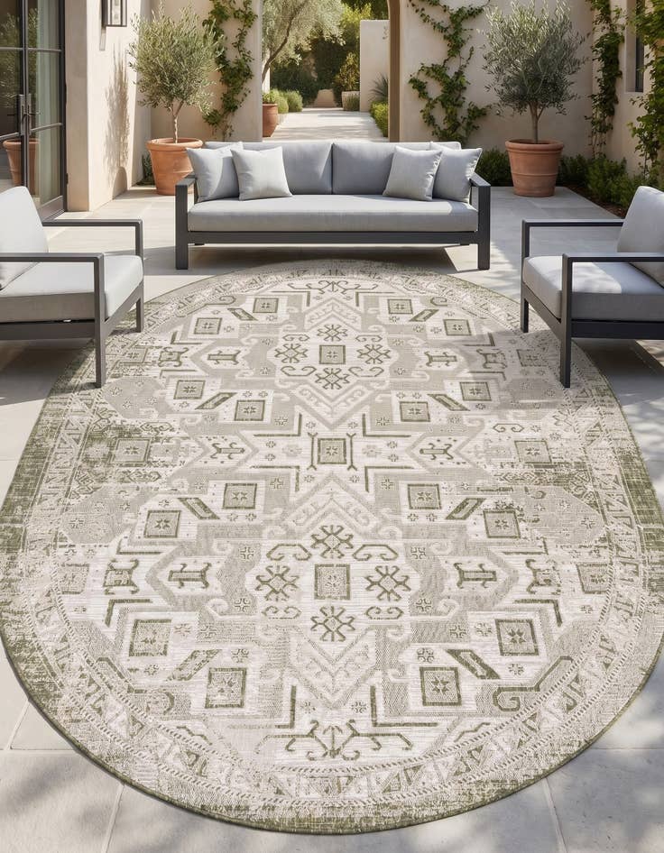 Detail image of 7' 10 x 10' Easy-Clean Aztec Indoor / Outdoor Oval Rug