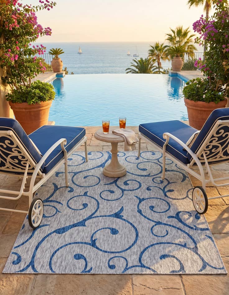 Detail image of 7' x 10' Easy-Clean Botanical Indoor / Outdoor Rug