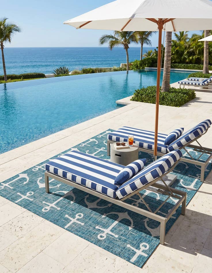 Detail image of 7' x 10' Easy-Clean Coastal Indoor / Outdoor Rug