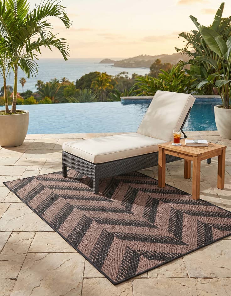 Detail image of 3' 3 x 5' Easy-Clean Modern Indoor / Outdoor Rug