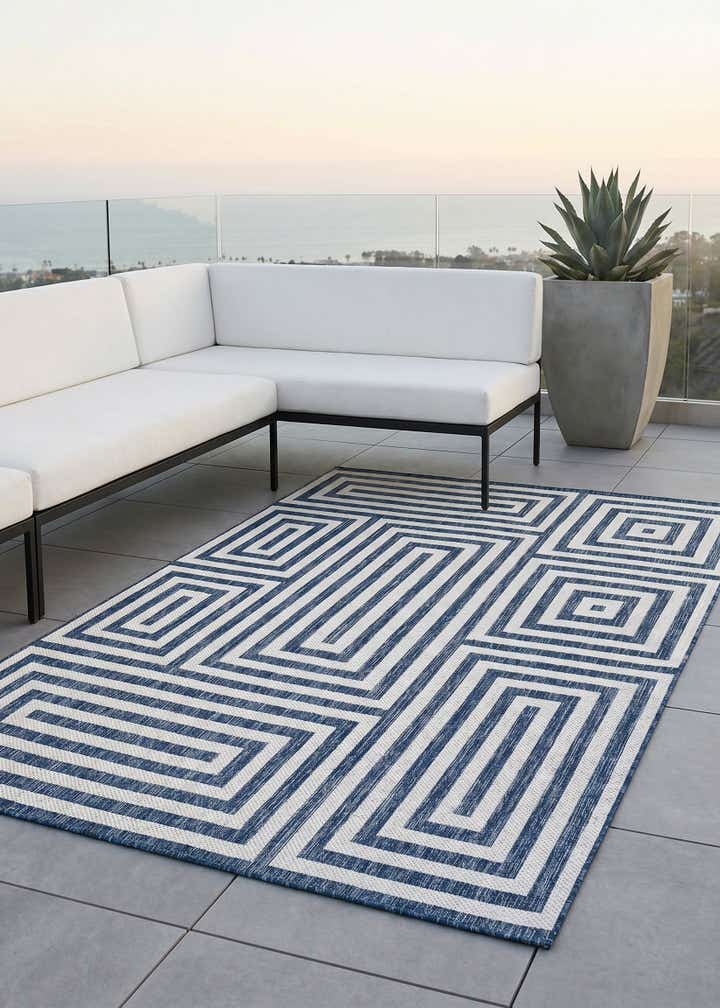 6' x 9' Easy-Clean Modern Indoor / Outdoor Rug