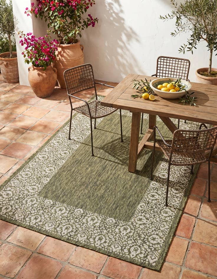 Detail image of 5' 3 x 8' Easy-Clean Border Indoor / Outdoor Rug