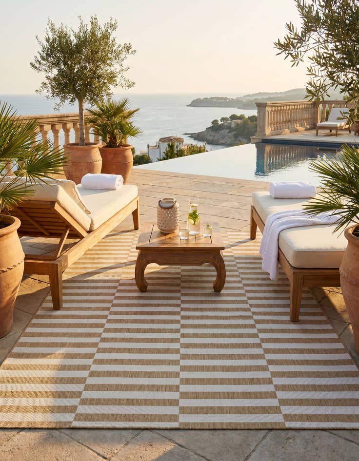 Detail image of 7' 10 x 10' Easy-Clean Striped Indoor / Outdoor Rug