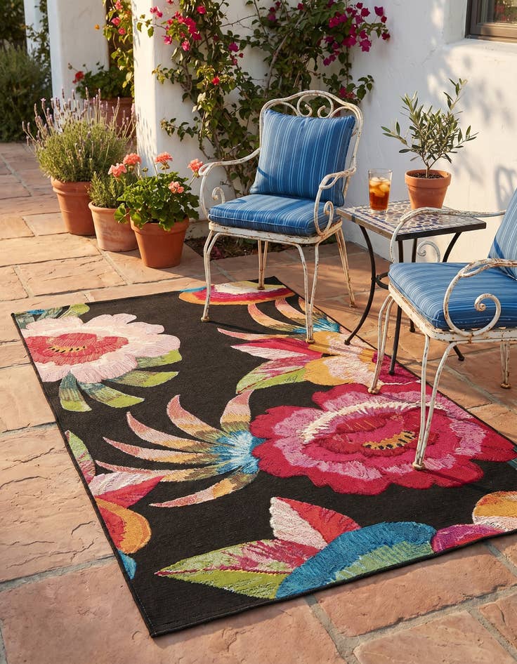 Detail image of 3' 3 x 5' 3 Easy-Clean Botanical Indoor / Outdoor Rug