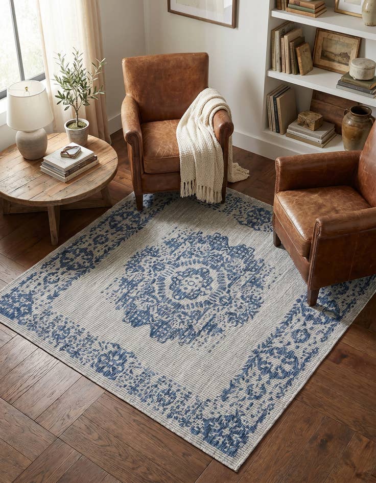 Detail image of 5' 3 x 5' 3 Easy-Clean Traditional Indoor / Outdoor Square Rug