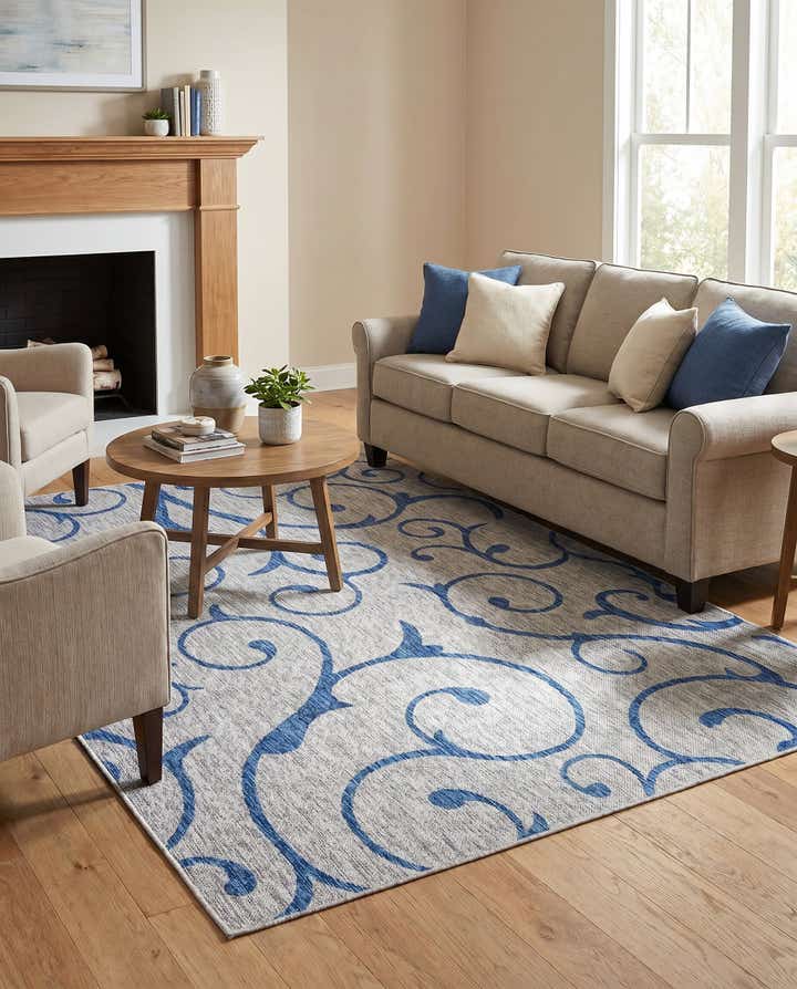 7' x 10' Easy-Clean Botanical Indoor / Outdoor Rug