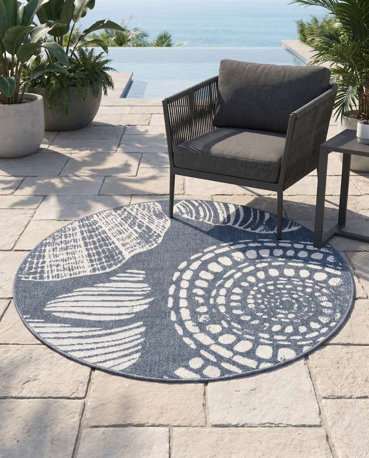 4' x 4' Easy-Clean Coastal Indoor / Outdoor Round Rug