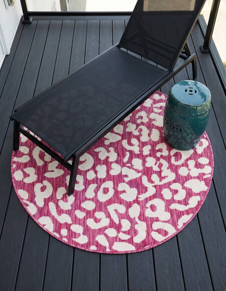 Detail image of 3' x 3' Easy-Clean Safari Indoor / Outdoor Round Rug